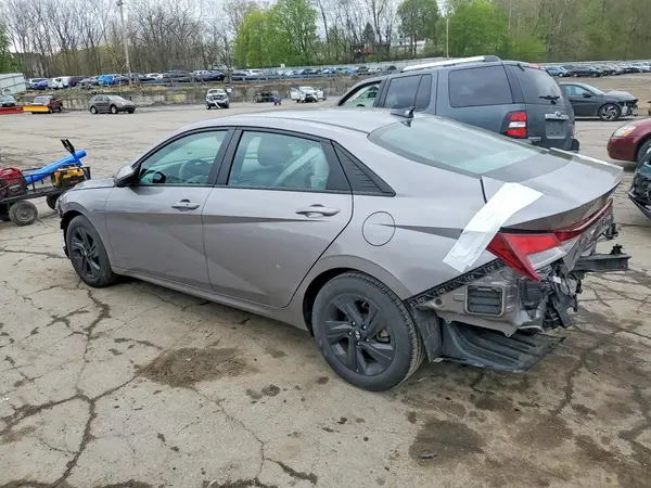 KMHLM4AG3PU530823 2023 HYUNDAI ELANTRA - Image 2