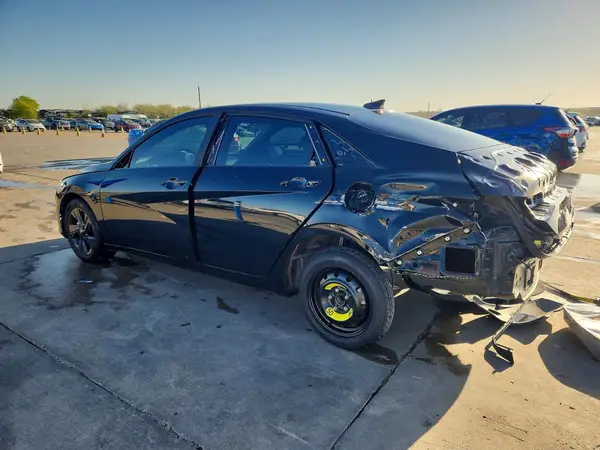KMHLM4AG3PU547184 2023 HYUNDAI ELANTRA - Image 2