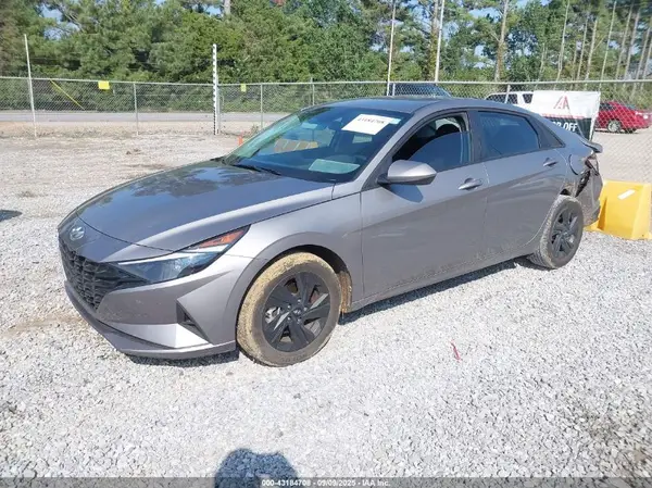 KMHLM4AG3PU549176 2023 HYUNDAI ELANTRA - Image 2