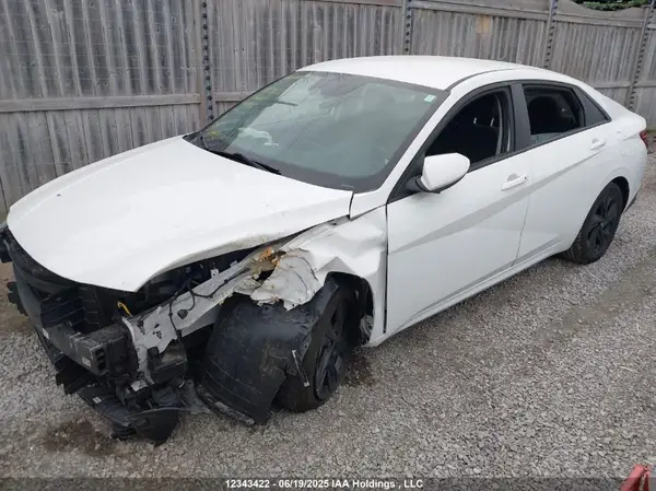 KMHLM4AG3PU563952 2023 HYUNDAI ELANTRA - Image 2