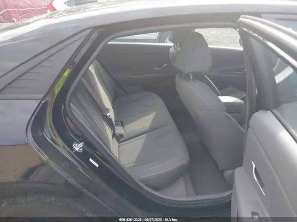 KMHLM4AG3PU576412 2023 HYUNDAI ELANTRA - Image 8