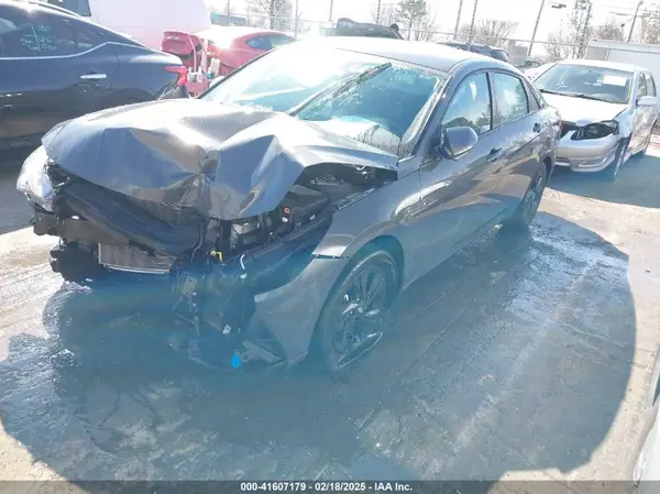 KMHLM4AG3PU576510 2023 HYUNDAI ELANTRA - Image 2