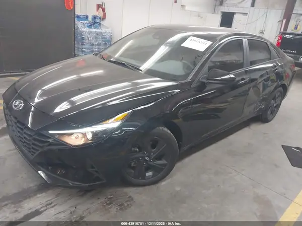 KMHLM4AG3PU583697 2023 HYUNDAI ELANTRA - Image 2