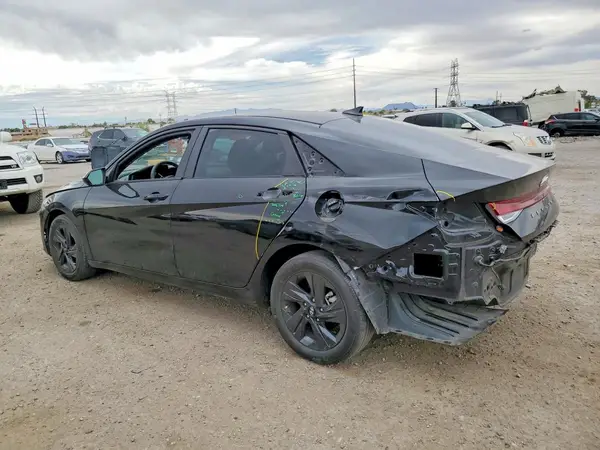 KMHLM4AG3PU586910 2023 HYUNDAI ELANTRA - Image 2