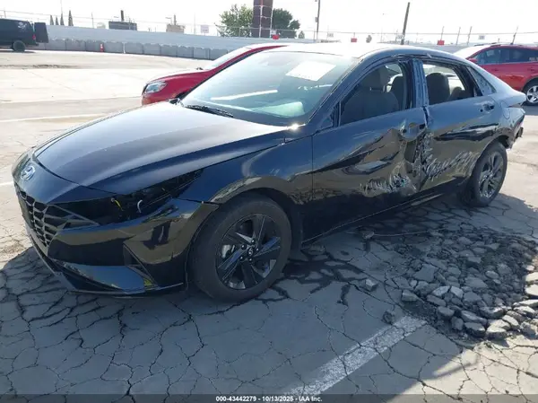 KMHLM4AG3PU592691 2023 HYUNDAI ELANTRA - Image 2