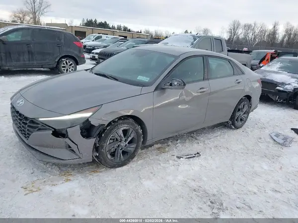 KMHLM4AG3PU601454 2023 HYUNDAI ELANTRA - Image 2