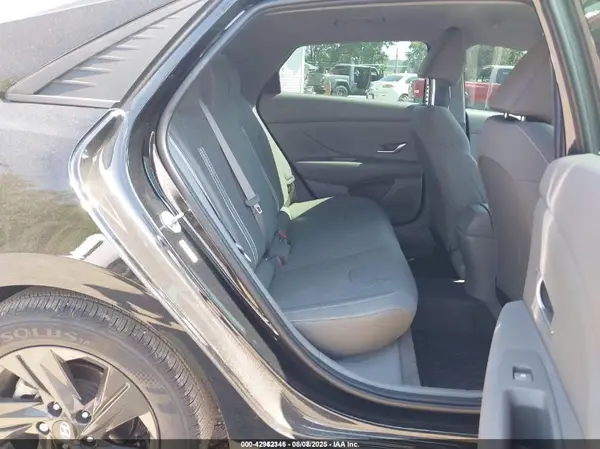 KMHLM4AG3PU605178 2023 HYUNDAI ELANTRA - Image 8