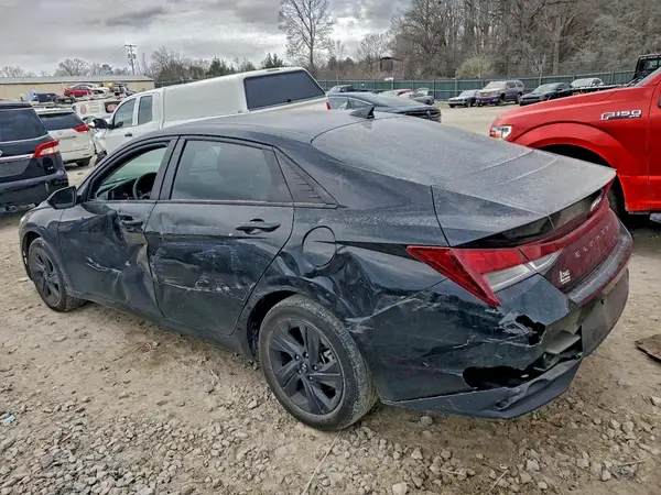 KMHLM4AG3PU606864 2023 HYUNDAI ELANTRA - Image 2
