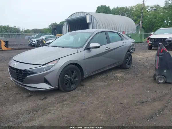 KMHLM4AG3PU619467 2023 HYUNDAI ELANTRA - Image 2