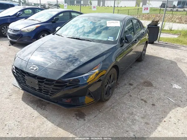 KMHLM4AG3PU623504 2023 HYUNDAI ELANTRA - Image 2