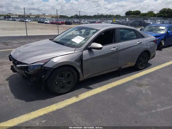 KMHLM4AG3PU628606 2023 HYUNDAI ELANTRA - Image 2