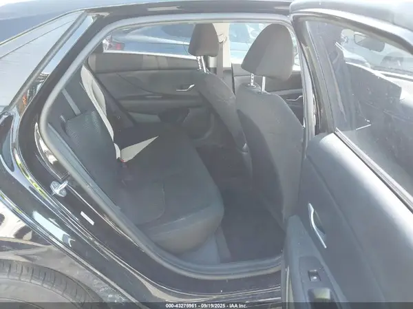 KMHLM4AG4MU065769 2021 HYUNDAI ELANTRA - Image 8