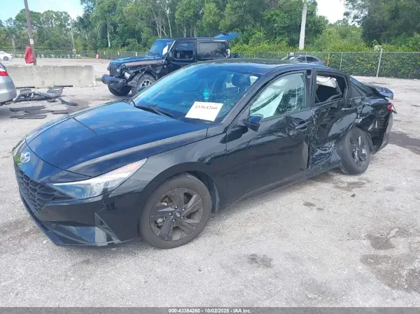 KMHLM4AG4MU091756 2021 HYUNDAI ELANTRA - Image 2