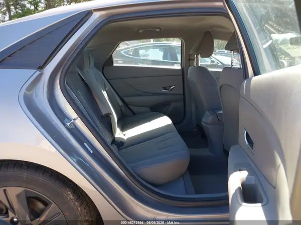 KMHLM4AG4MU126957 2021 HYUNDAI ELANTRA - Image 8