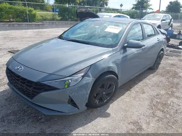 KMHLM4AG4MU149705 2021 HYUNDAI ELANTRA - Image 2