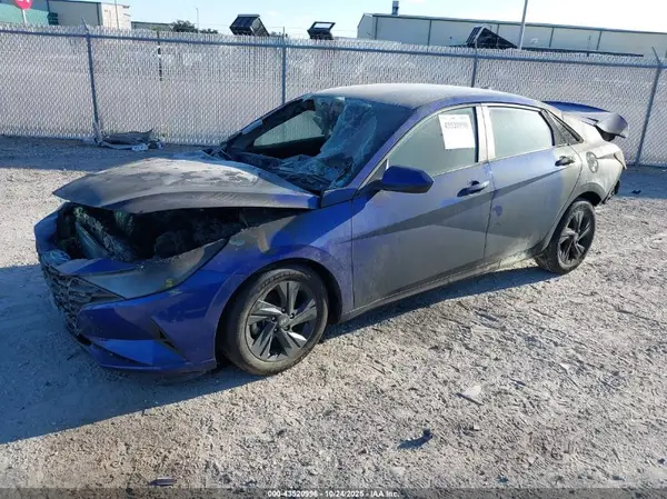KMHLM4AG4MU162325 2021 HYUNDAI ELANTRA - Image 2