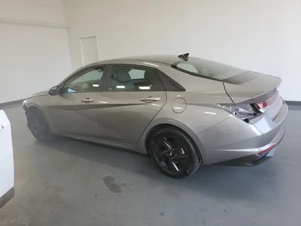 KMHLM4AG4MU162793 2021 HYUNDAI ELANTRA - Image 2