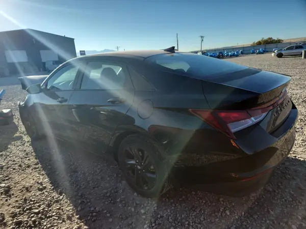 KMHLM4AG4NU218989 2022 HYUNDAI ELANTRA - Image 2