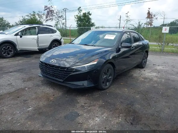 KMHLM4AG4NU220371 2022 HYUNDAI ELANTRA - Image 2