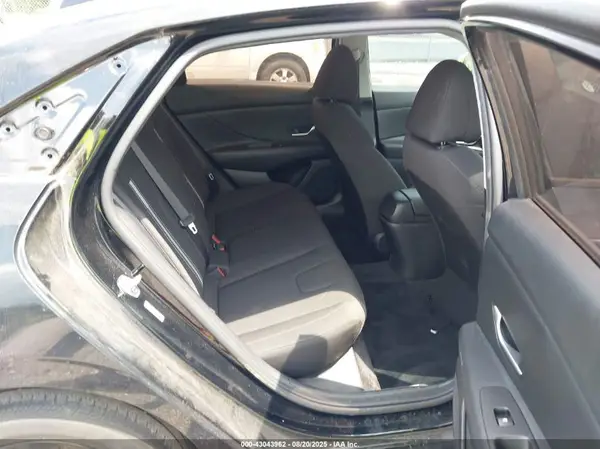 KMHLM4AG4NU220371 2022 HYUNDAI ELANTRA - Image 8