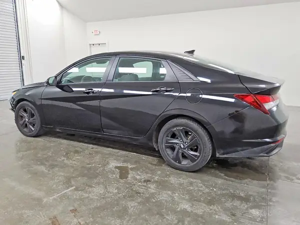 KMHLM4AG4NU224632 2022 HYUNDAI ELANTRA - Image 2