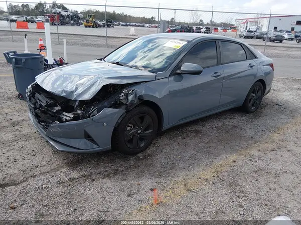 KMHLM4AG4NU240152 2022 HYUNDAI ELANTRA - Image 2