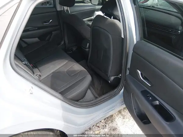 KMHLM4AG4NU240152 2022 HYUNDAI ELANTRA - Image 8