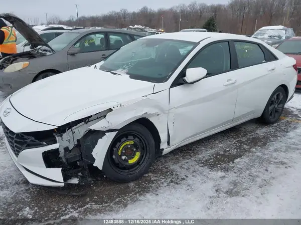 KMHLM4AG4NU243133 2022 HYUNDAI ELANTRA - Image 2