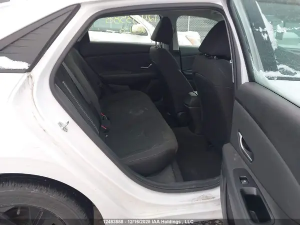 KMHLM4AG4NU243133 2022 HYUNDAI ELANTRA - Image 8