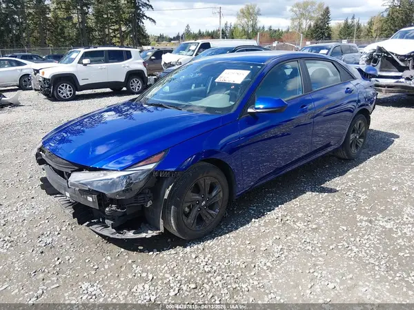 KMHLM4AG4NU243939 2022 HYUNDAI ELANTRA - Image 2