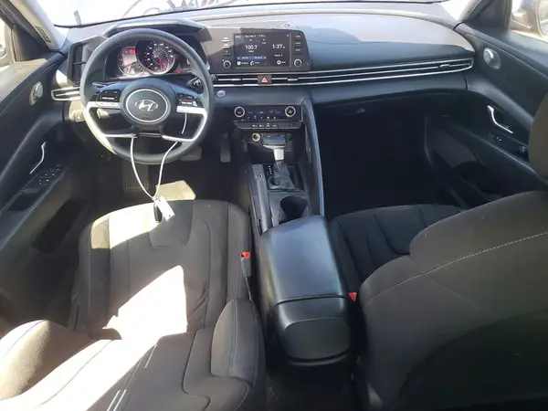 KMHLM4AG4NU244671 2022 HYUNDAI ELANTRA - Image 8