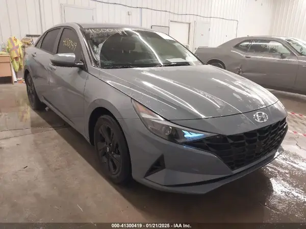 KMHLM4AG4NU245285 2022 HYUNDAI ELANTRA - Image 1