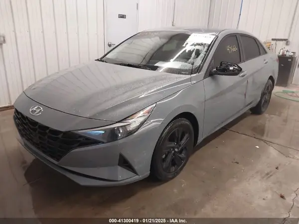 KMHLM4AG4NU245285 2022 HYUNDAI ELANTRA - Image 2