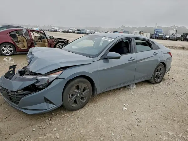 KMHLM4AG4NU253645 2022 HYUNDAI ELANTRA - Image 1