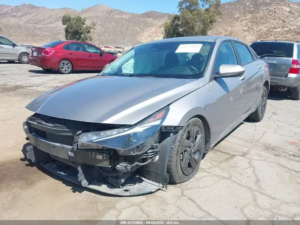 KMHLM4AG4NU260269 2022 HYUNDAI ELANTRA - Image 2