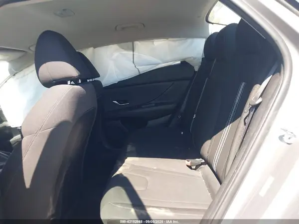 KMHLM4AG4NU260269 2022 HYUNDAI ELANTRA - Image 8