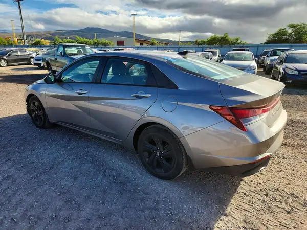 KMHLM4AG4NU266931 2022 HYUNDAI ELANTRA - Image 2