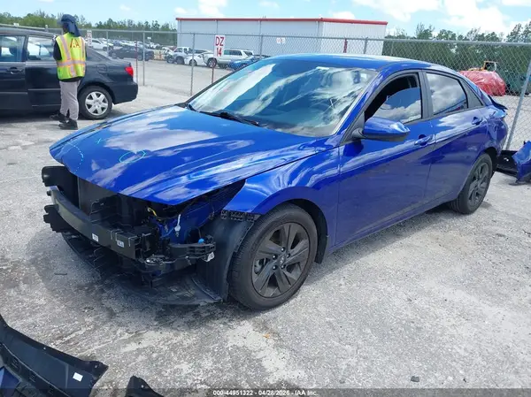 KMHLM4AG4NU271739 2022 HYUNDAI ELANTRA - Image 2