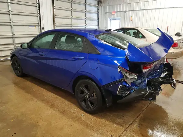 KMHLM4AG4NU283261 2022 HYUNDAI ELANTRA - Image 2