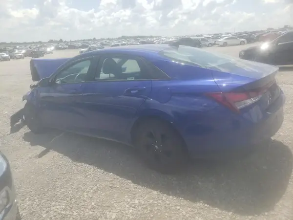 KMHLM4AG4NU283888 2022 HYUNDAI ELANTRA - Image 2
