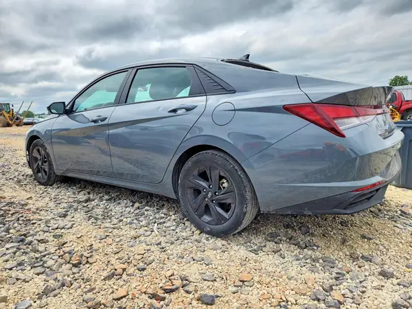 KMHLM4AG4NU285107 2022 HYUNDAI ELANTRA - Image 2