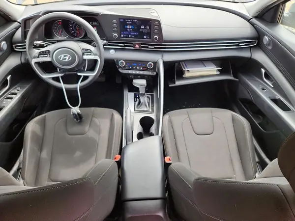 KMHLM4AG4NU285107 2022 HYUNDAI ELANTRA - Image 8