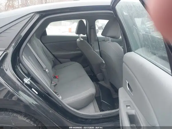 KMHLM4AG4NU285740 2022 HYUNDAI ELANTRA - Image 8