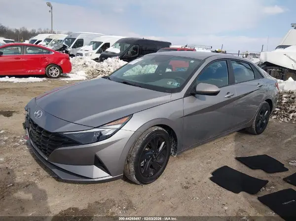 KMHLM4AG4NU286595 2022 HYUNDAI ELANTRA - Image 2
