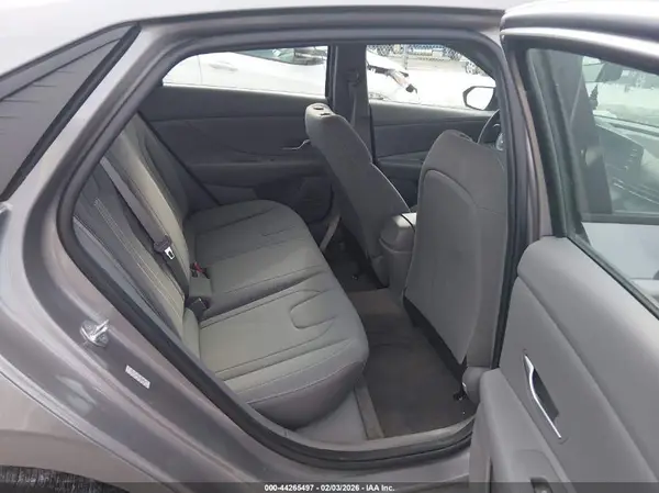 KMHLM4AG4NU286595 2022 HYUNDAI ELANTRA - Image 8