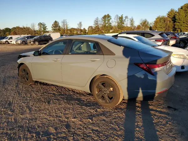 KMHLM4AG4NU294809 2022 HYUNDAI ELANTRA - Image 2