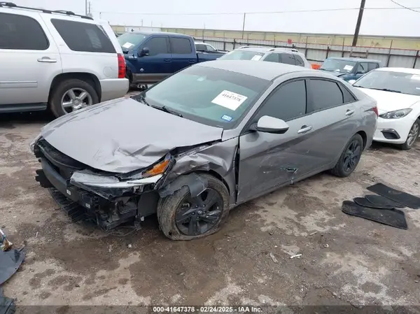 KMHLM4AG4NU297158 2022 HYUNDAI ELANTRA - Image 2