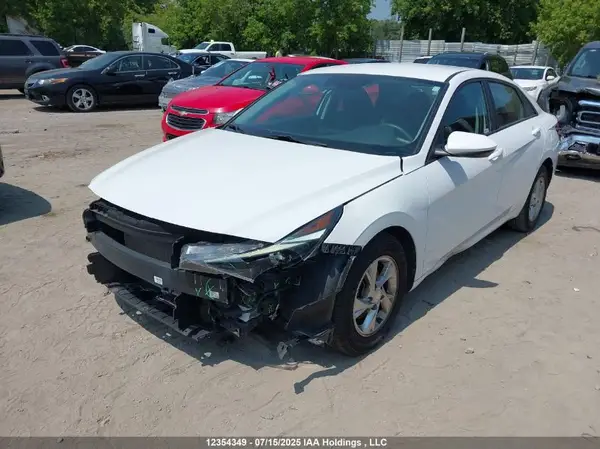 KMHLM4AG4NU298617 2022 HYUNDAI ELANTRA - Image 2