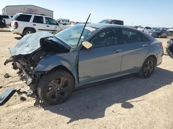 KMHLM4AG4NU305405 2022 HYUNDAI ELANTRA - Image 1
