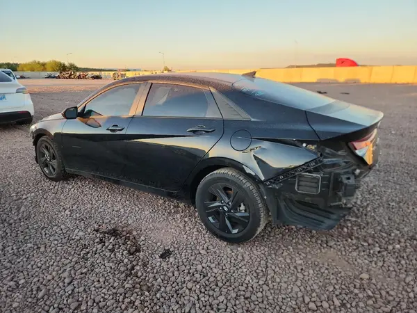 KMHLM4AG4NU307204 2022 HYUNDAI ELANTRA - Image 2
